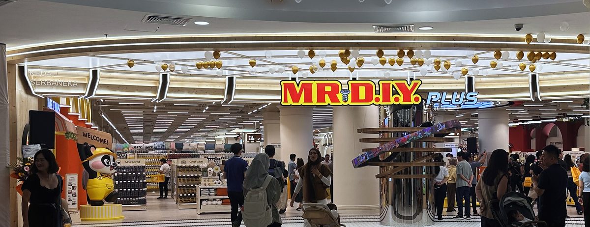 The completed MR D.I.Y Plus shopfront as built